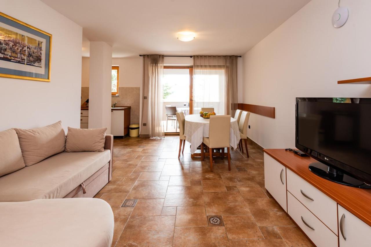 Apartments Smiljanic Tribalj Exterior foto