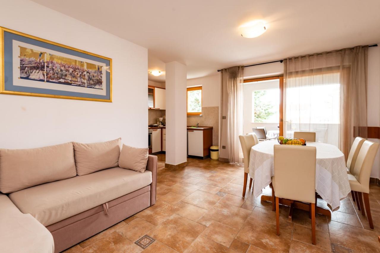Apartments Smiljanic Tribalj Exterior foto